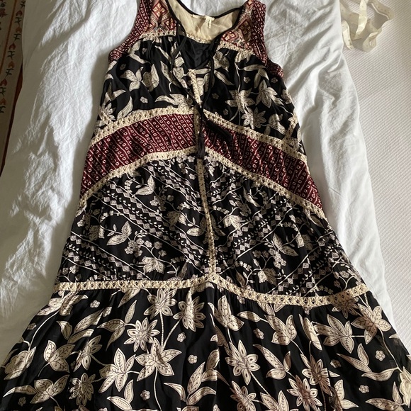 Flowy sleeveless dress - Picture 1 of 8